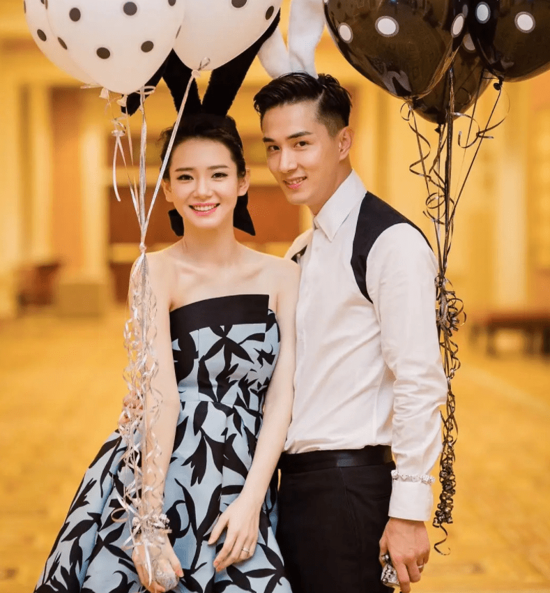 戚薇李承铉婚礼照公开!三套高质量写真,网友:仿佛看到沐之晴!