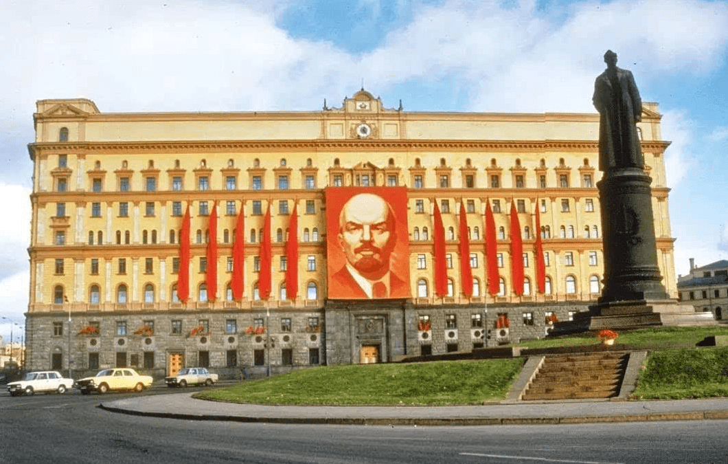 原创最倒霉的叛徒克格勃高官如愿赴美3个月后便不顾一切回国自首