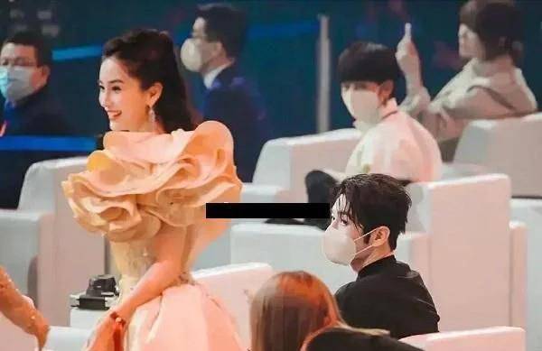 传闻|力破婚变传闻？baby与黄晓明同穿情侣装，隔空撒糖秀恩爱！
