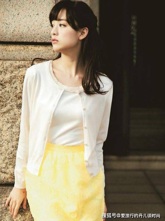 颜色|美女模特的时尚穿搭,5种颜色搭配搞定,您也能做得到呢