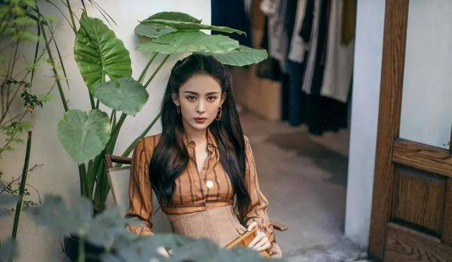 荣得|古力娜扎欧美风写真,干练同时不失气质,网友高喊娜扎永远的女神