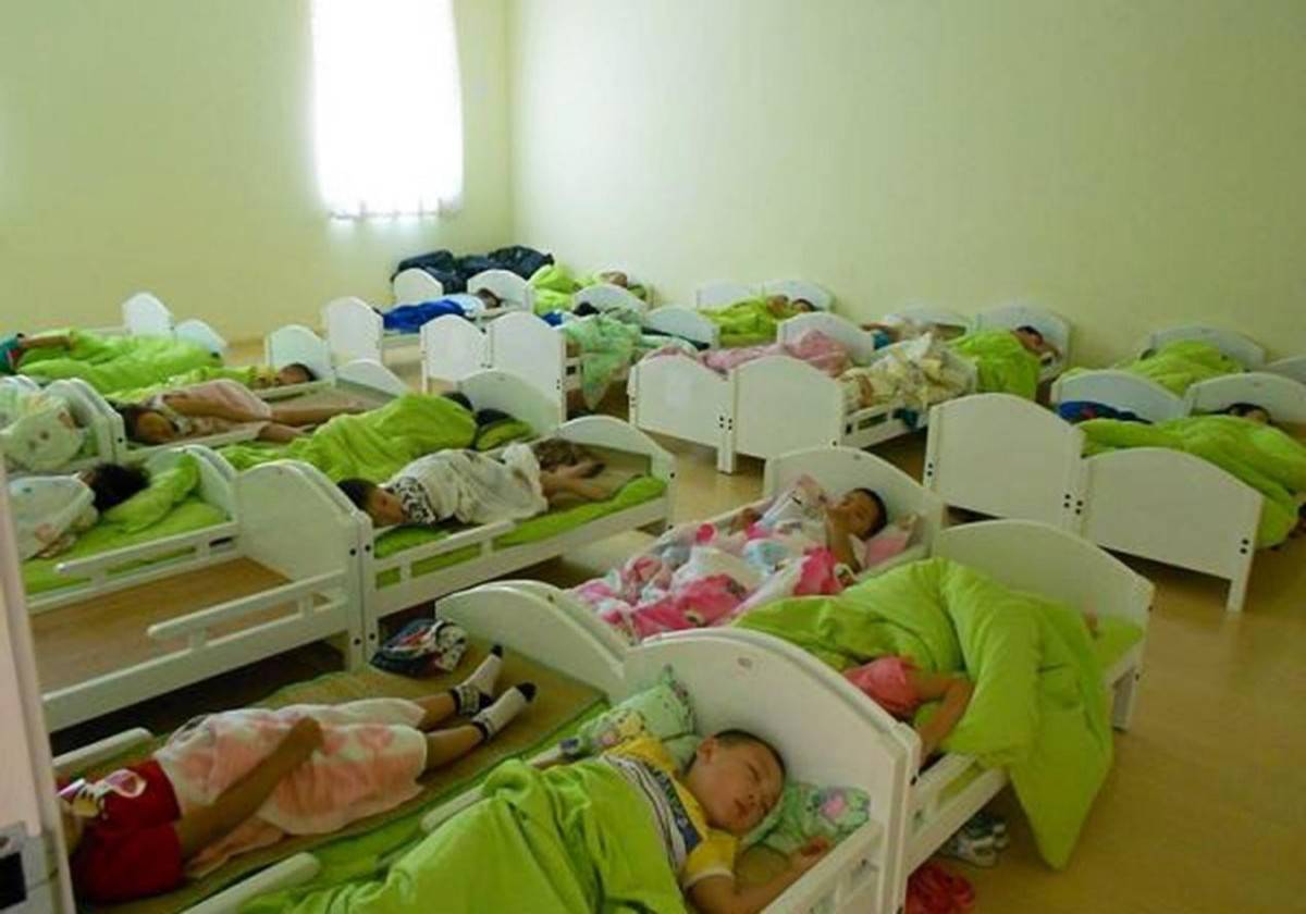 说法|幼儿园午休“问题多”,一张照片引发争议,家长纷纷讨要说法