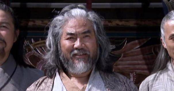 耶律楚材|拍了八部金庸剧，演了五个角色，张纪中的戏瘾还真不小