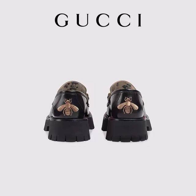 整体|打败小白鞋成为今秋“最百搭鞋”，有关它的7Days搭配送给你