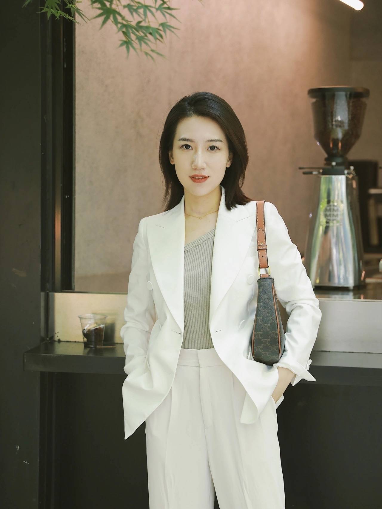 姐妹|职场穿搭丨西装休闲日常穿搭法则，小西这么穿很有正式感