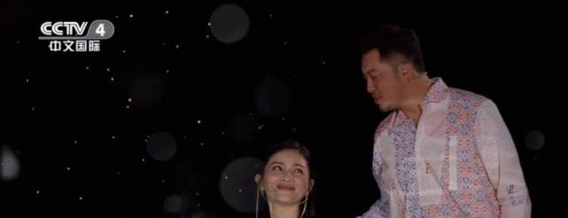 沙溢|沙溢被质疑系错了扣子，幸好同款衬衫被翻出，鹿晗也有过同样经历