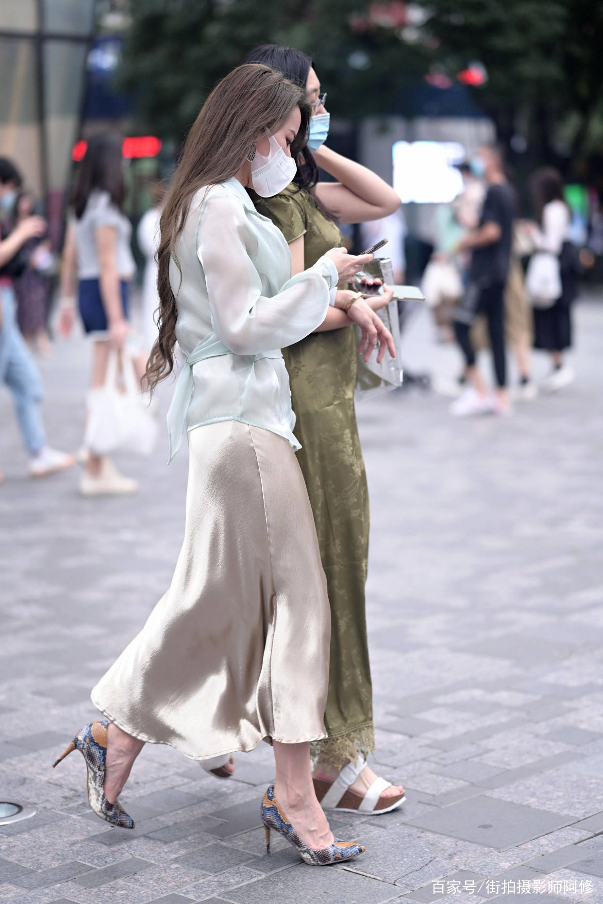 设计|尖头细跟鞋,不挑年龄又很百搭,很多时尚女士都很喜欢