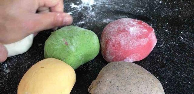 什么|蒸馒头时，冷水上锅还是热水上锅？面点师告诉你，馒头又香又白