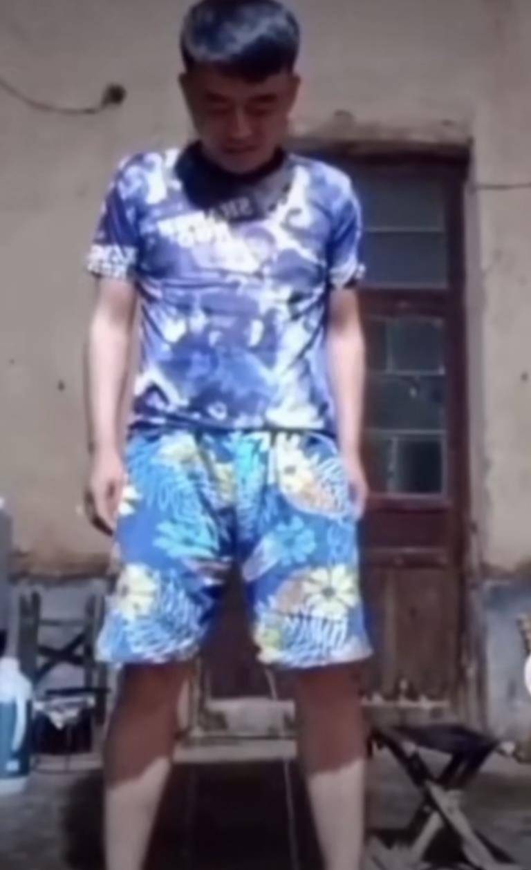 永久|铁山靠等多位千万粉丝网红被封原因让人不齿,网友拍手称快