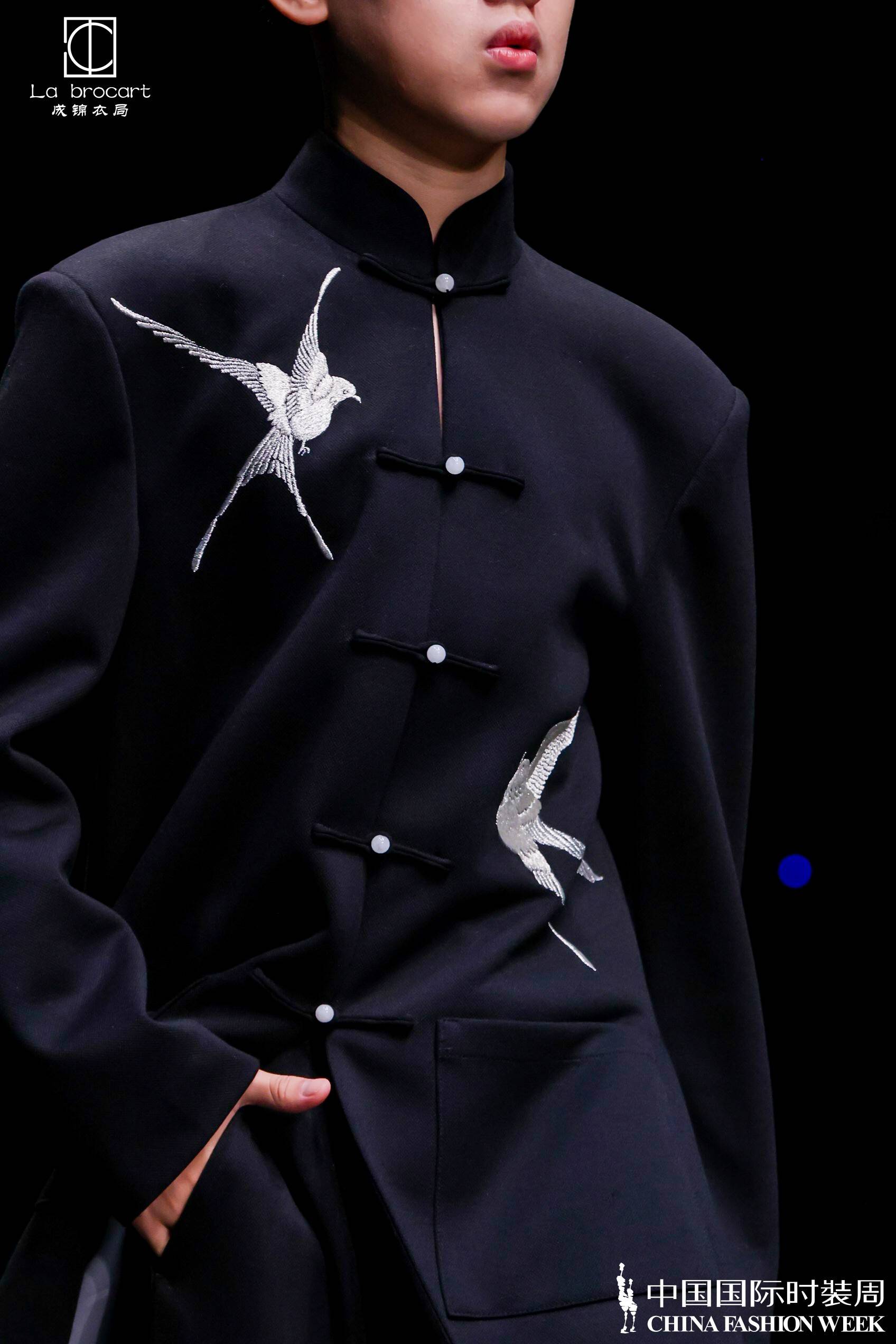 色彩|关于成锦衣局的《回眸游园会》，你应该知道的三件事