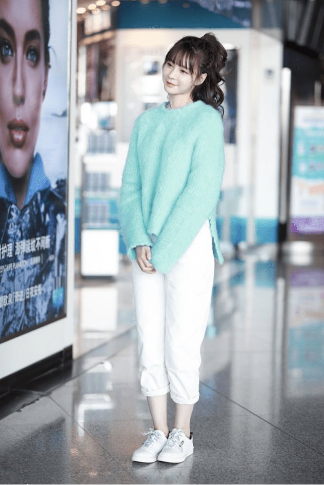 卫衣|30多的沈梦辰其实也不咋年轻了，但穿得却像高中生，还有小女孩样