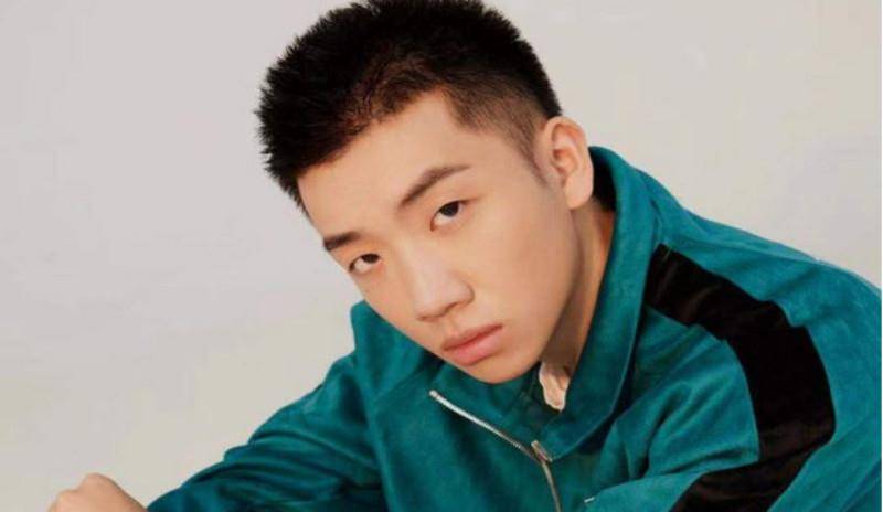 杨和苏与张馨月官宣分手，两人歌声成回忆，粉丝集体泪奔