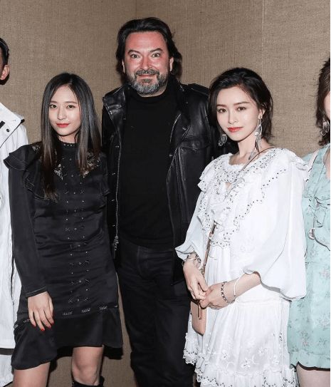 颜色|终于体会到文咏珊的美了，就算与南韩颜值女星同框，也美得很惊艳