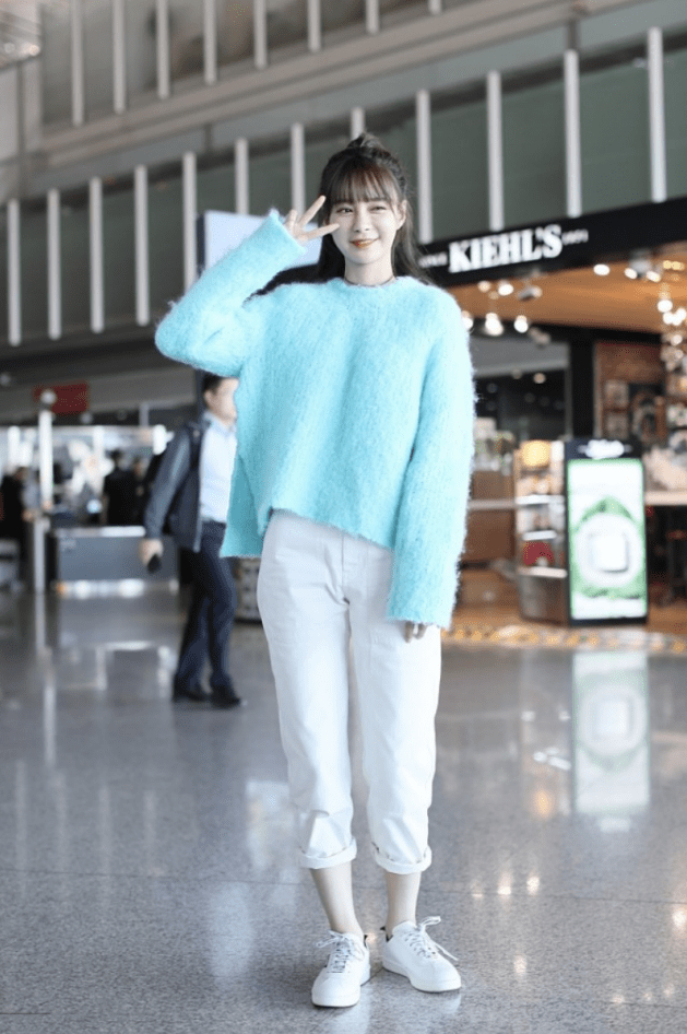 卫衣|30多的沈梦辰其实也不咋年轻了，但穿得却像高中生，还有小女孩样