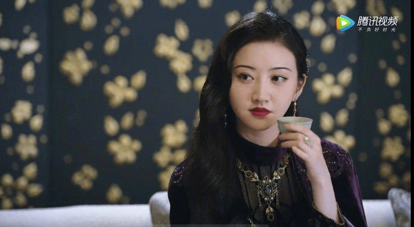 景甜|《司藤》里景甜身材那么好,你敢信她其实穿了五层衣服在里面吗?