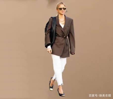 洛薇|美呆了！大女人风的“西装外套”穿搭大赏，印证什么叫高级感