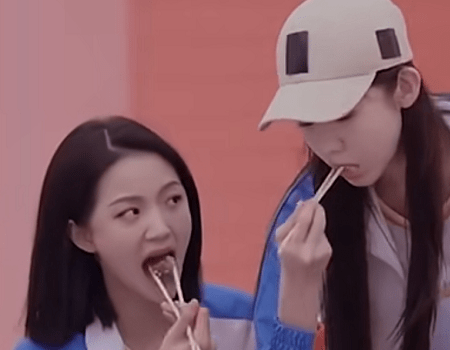 包子|张艺凡因训练太辛苦,早餐一口气连吃10个包子,真害怕她噎着