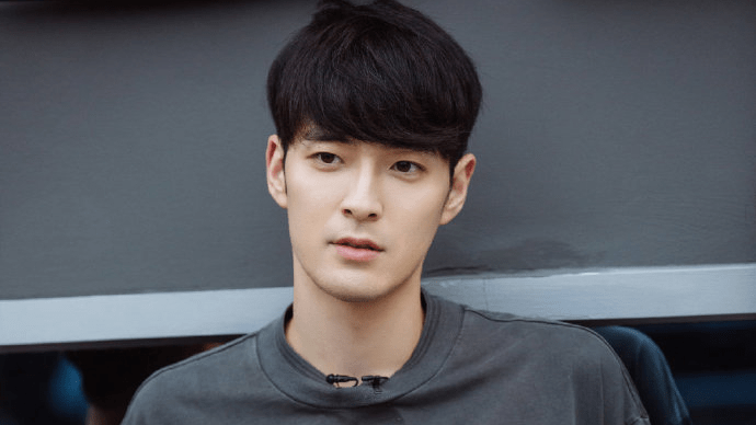 因为|《哥哥》中一路躺赢的3个人，1个确实有实力，2个备受争议