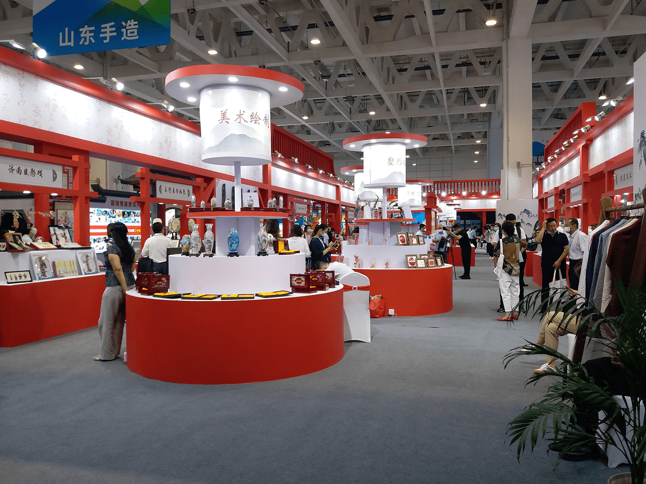 国际|领略济南旗袍 金扣子参展济南第二届国际文化旅游博览会