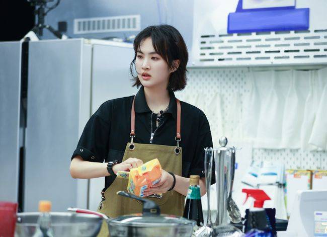 林述巍|《中餐厅》第八期:张亮林大厨的回归,扯下了节目的“遮羞布”