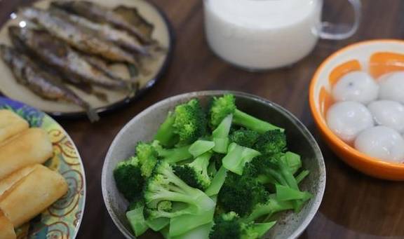 美食|花了一个小时给孩子准备早餐,看着就有食欲,孩子一口气全吃光