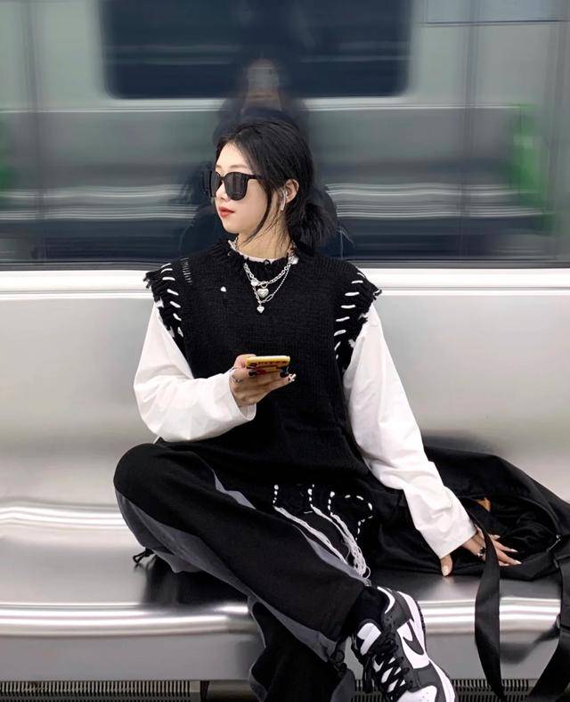 中性|今年火了一种穿搭叫做“无糖穿搭”，没有性别之分，谁都可以穿！