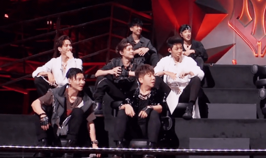 张晋|《哥哥》三公造型齐翻车：大湾区风格跑偏，张晋阵营像丐帮，张智霖撑门面