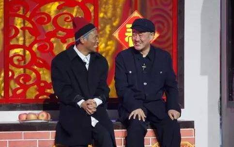 舞台|第一次上春晚就忘词，为拖延时间，瞎编了一句台词却火遍全国