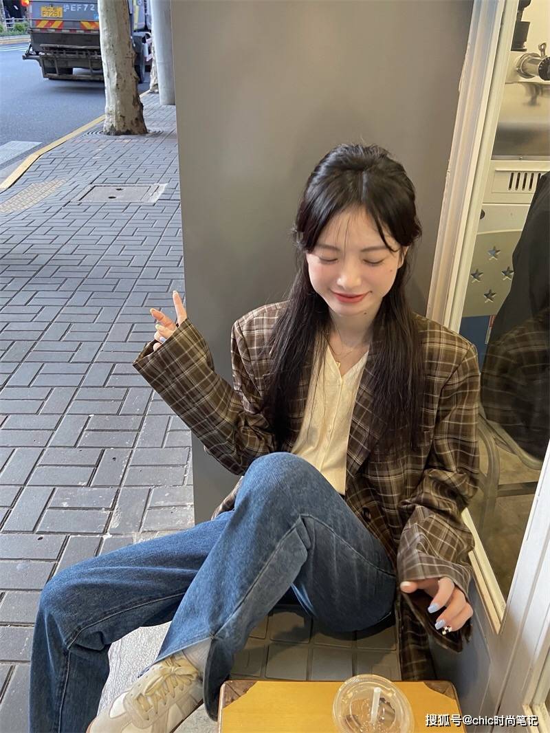 女孩子|刘亦菲的逛街状态，廓形西装加墨镜，帅气比仙气还逼人