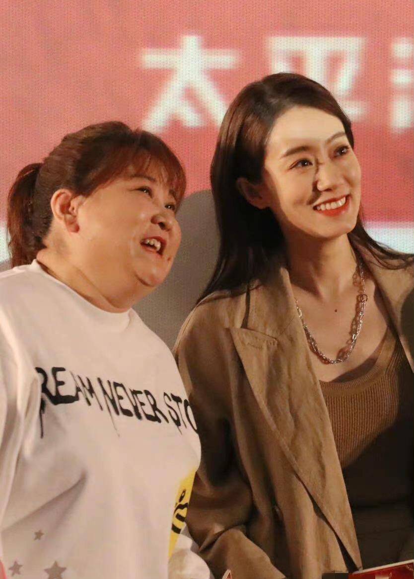 好朋友|贾玲和张小斐的神仙友谊，不只是逛逛影视城那么简单