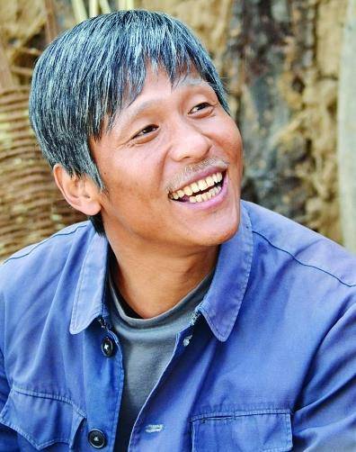 舞台|第一次上春晚就忘词，为拖延时间，瞎编了一句台词却火遍全国