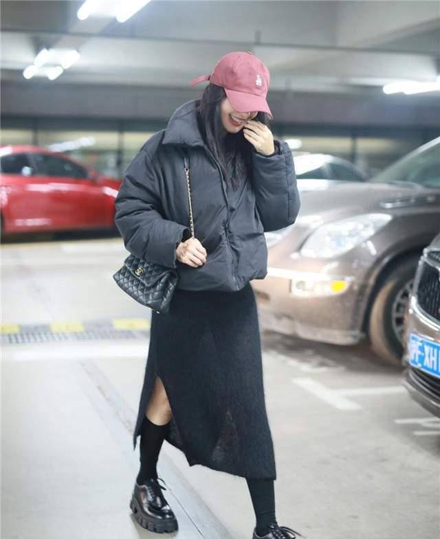 风衣|快把“风衣”收起来！今年冬天流行这样穿“羽绒服”，时髦又保暖