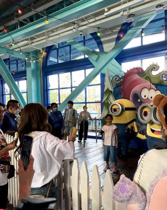 时间|偶遇冯提莫！有观众爆出生图且兴奋表示：真人比上镜更好看！