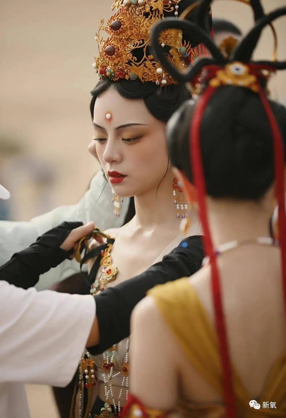 服装|是什么神仙造型，让娜扎这样的大美人还能颜值翻倍？