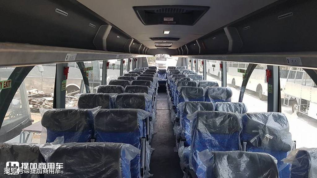 车长近15米行李舱14方带您见识两款印度还在流行的奔驰超长大巴