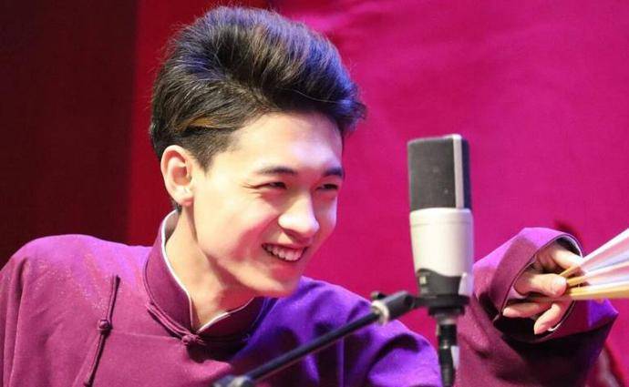 收徒|德云社借收徒捞金，霄字科第二次摆知，曹金让郭德纲长记性