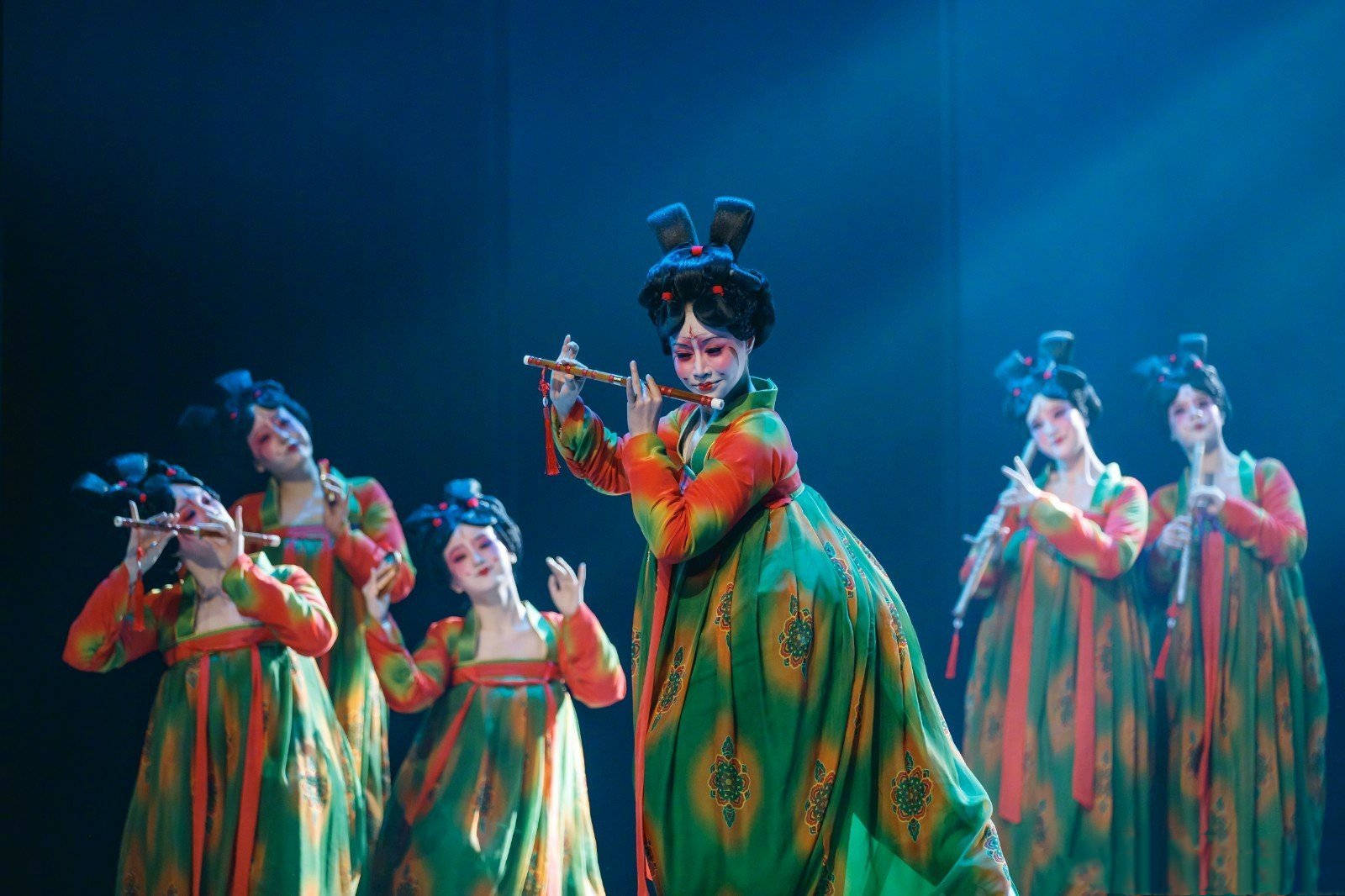 舞美|穷到几千块都要“斤斤计较”的河南卫视，为什么能成晚会网红？