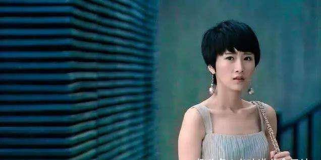 肖涵|有种“整容”叫十年后的慕容云朵，戴上眼镜那一刻，是心动啊