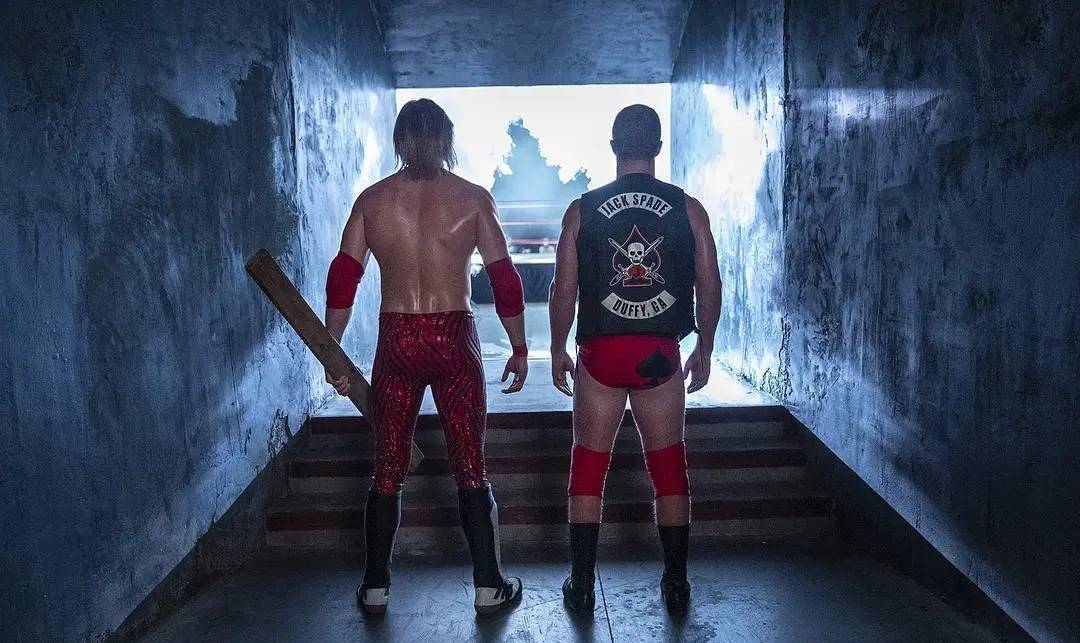 兄弟|绿箭侠转型摔角手,上演激情四射的兄弟对决!