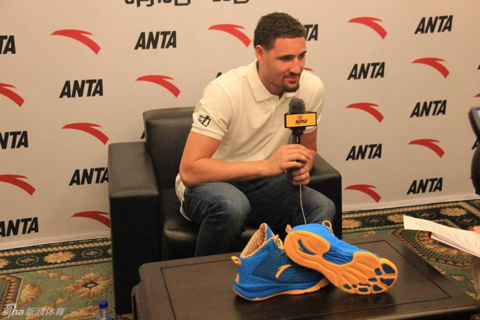 安踏狂喜!汤普森预在训练营参加限制训练_勇士