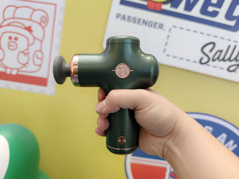 必备|随身按摩必备，华为智慧生态，野小兽X华为随身筋膜枪Monica体验