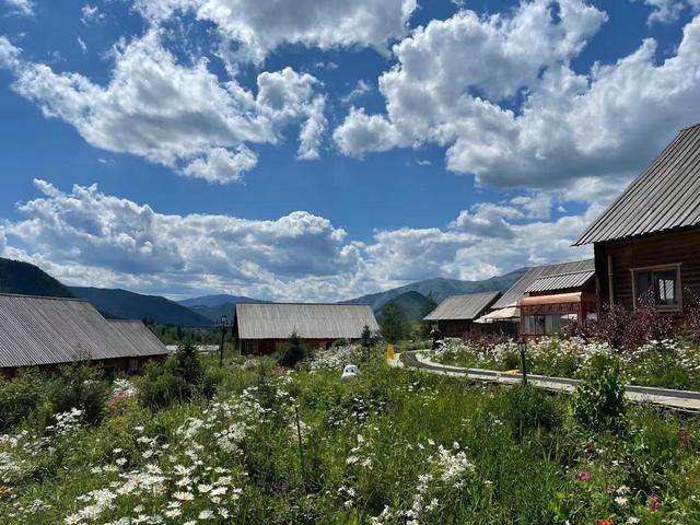 夏季避暑胜地禾木村选好住宿位置才能有好的旅行体验