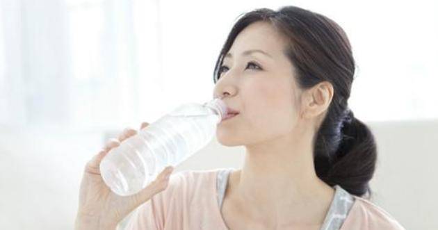 肝脏|肝是否健康？“竖起中指”若无这3个情况，或说明肝脏不错