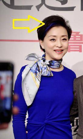 蛋挞 3大女主持同框！52岁杨澜穿连衣裙显优雅，鲁豫暴瘦惹人担心