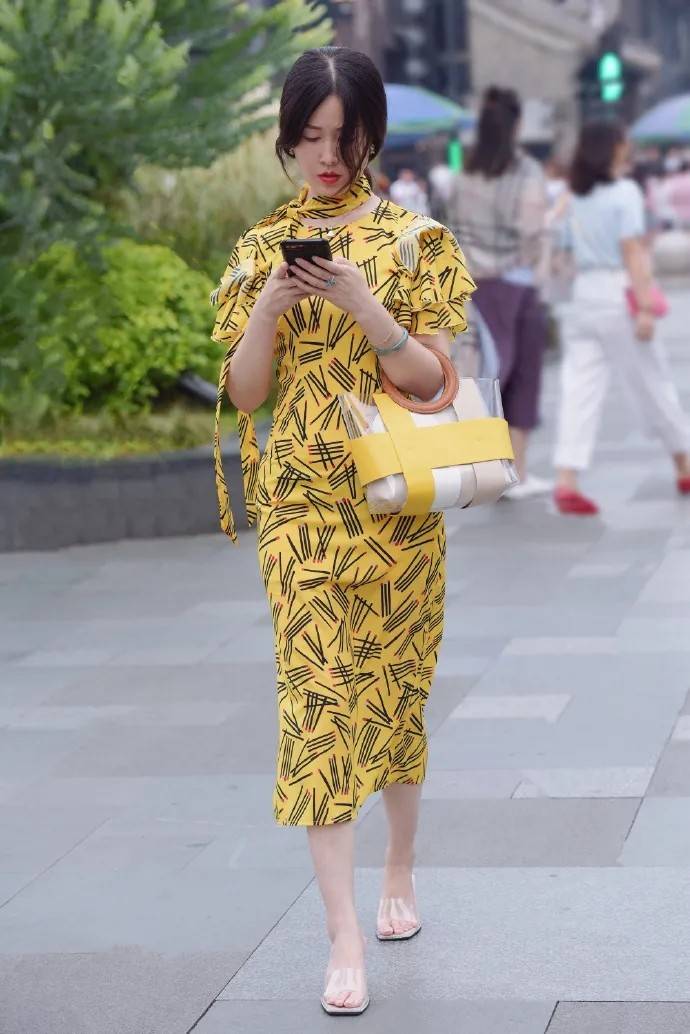 身材|无法抗拒的秋季时尚穿搭，高贵又端庄，气质满满超好看