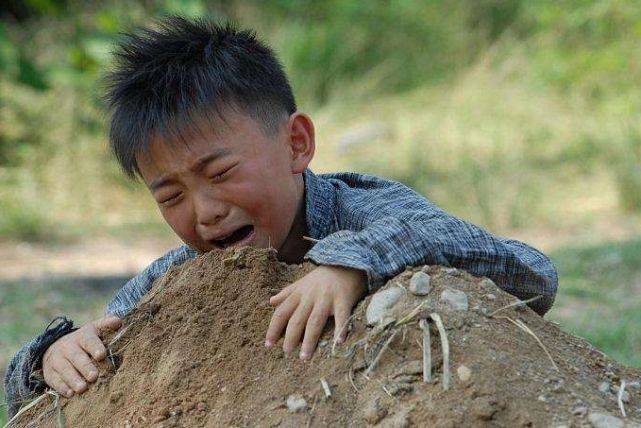 童星出道12年,一直不温不火,连千玺都带不动,如今却帅到不敢认_郑伟