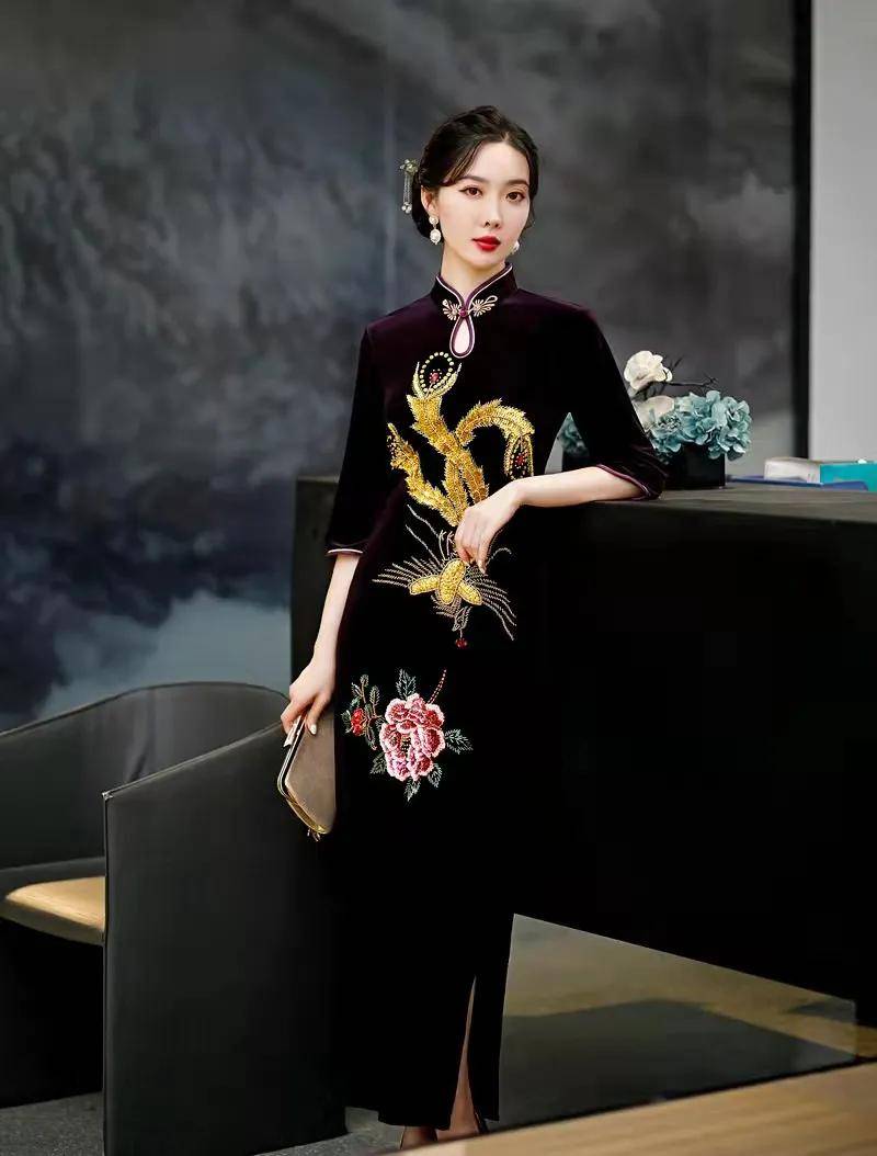 眼压 初秋时尚丝绒旗袍，低调之中而不失奢华，高贵典雅绝对眼压全场！