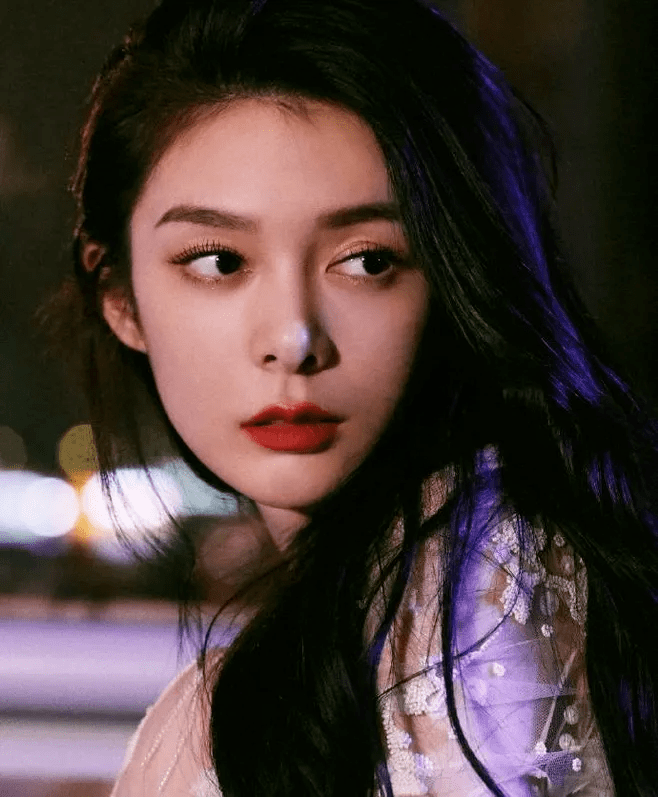 白女士都是淡颜，为什么赵露思化妆比素颜丑，乔欣却能撑破颜值天花板？