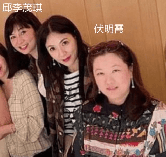 胖女人嫁富豪 86222eec7d9e481eb678724ce2561355.png