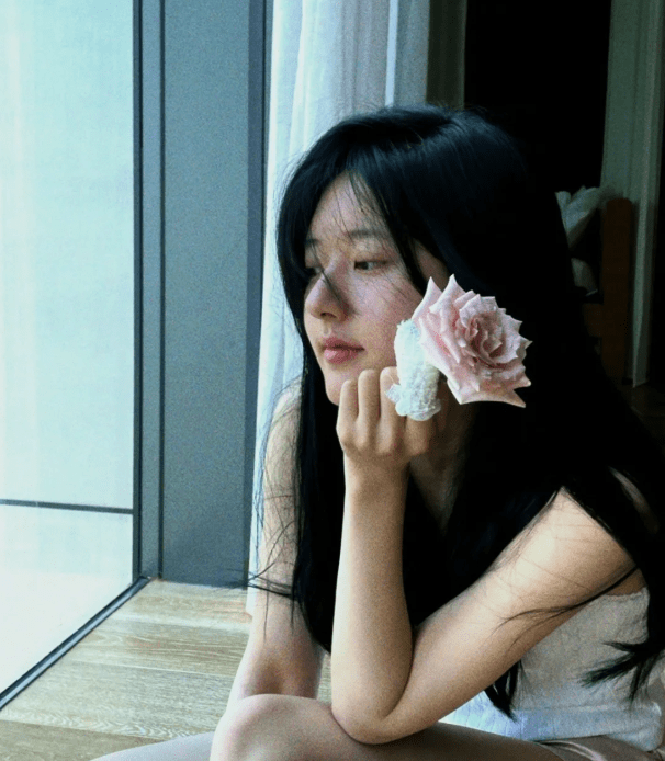 白女士都是淡颜，为什么赵露思化妆比素颜丑，乔欣却能撑破颜值天花板？